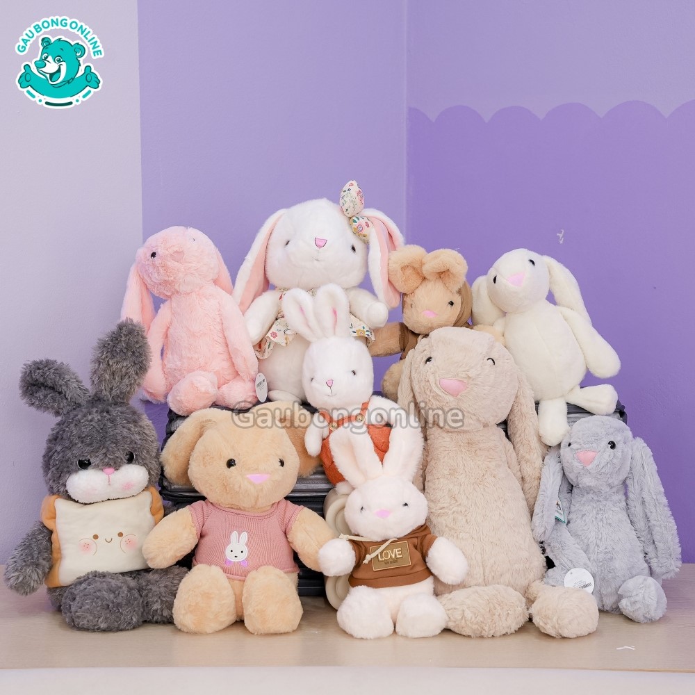 Thỏ bông sẽ là người bạn đồng hành của bé khi ba mẹ không bên cạnh