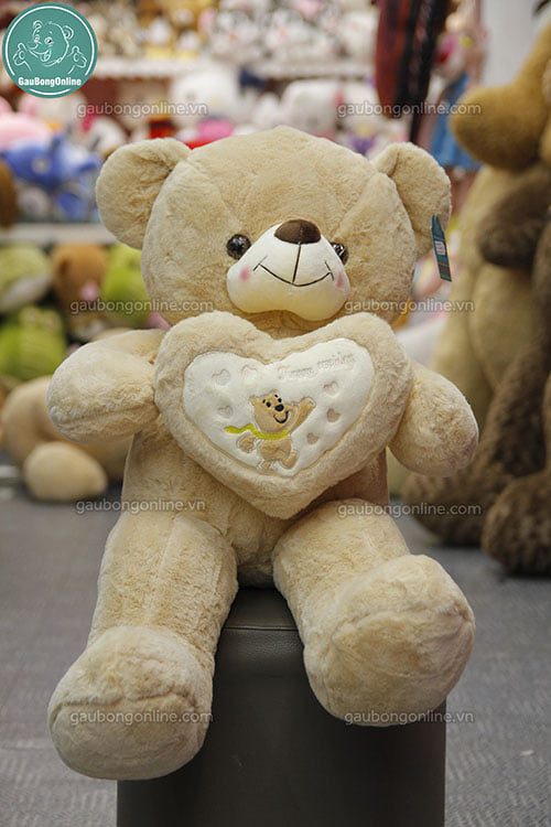 Teddy ôm tim gấu