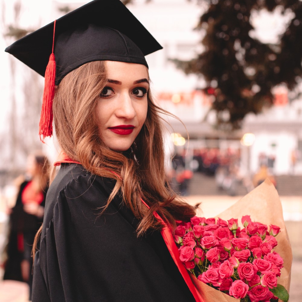 Quà tặng tốt nghiệp như một lời chúc gửi đến tân cử nhân